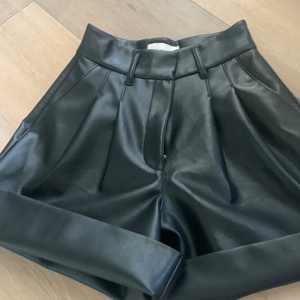 Faux leather short Wilfred